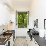 Clodia 5 By In