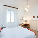 Clodia 5 By In *